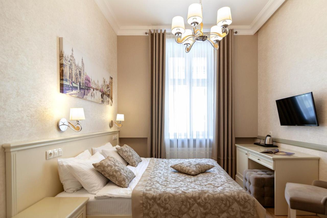 Royal Mini-Apart Hotel On Rynok Square Lviv Exterior foto