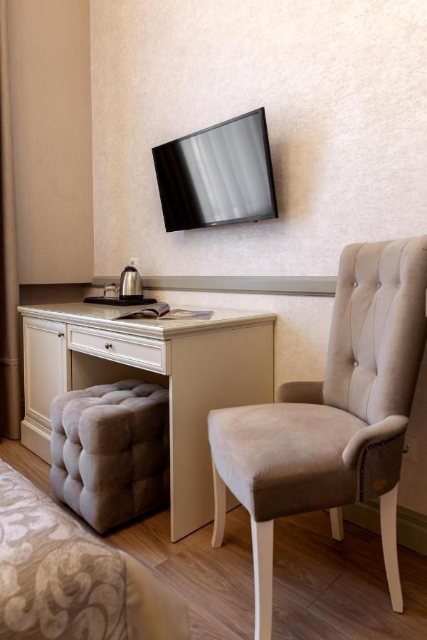 Royal Mini-Apart Hotel On Rynok Square Lviv Exterior foto