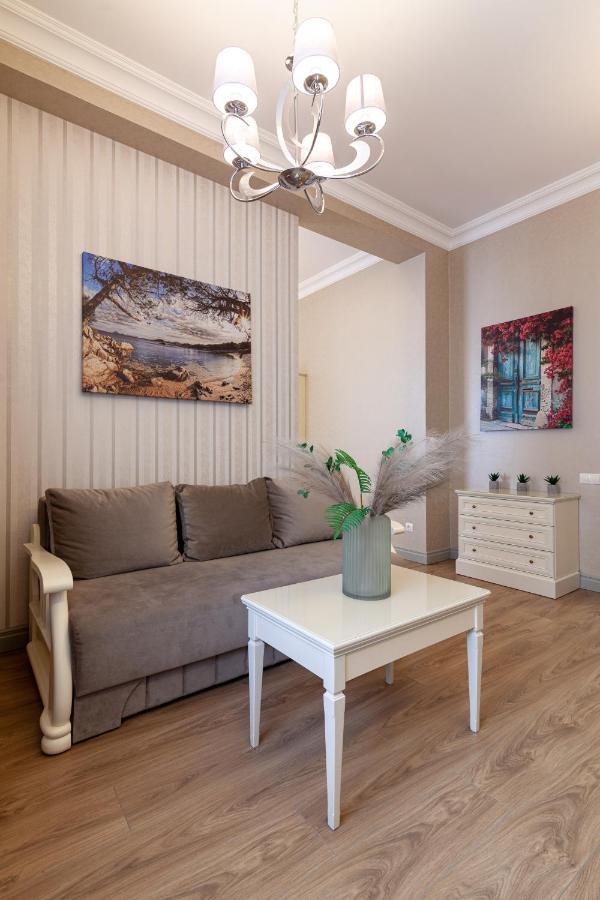 Royal Mini-Apart Hotel On Rynok Square Lviv Exterior foto